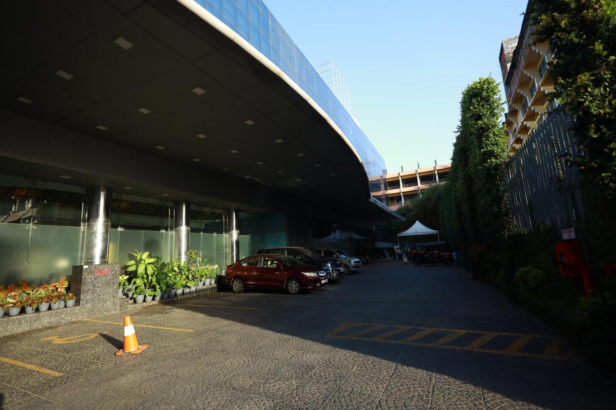 Saj Luciya -A Classified 4 Star Hotel Thiruvananthapuram Exterior foto